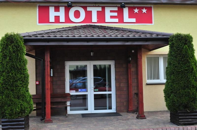 Hotel Marco Plonsk Szkolna 115 المظهر الخارجي الصورة