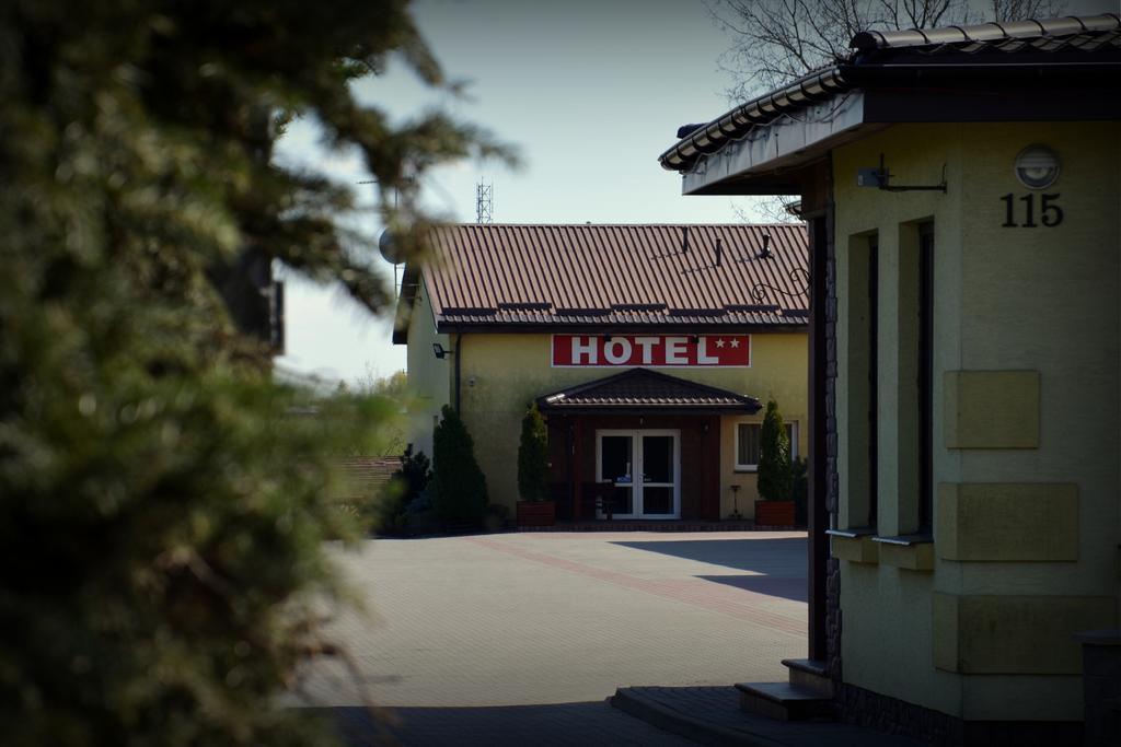 Hotel Marco Plonsk Szkolna 115 المظهر الخارجي الصورة
