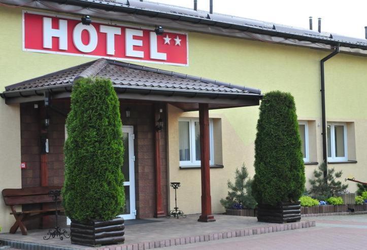 Hotel Marco Plonsk Szkolna 115 المظهر الخارجي الصورة